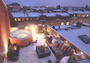 джакузи на зимнем шведском балконе